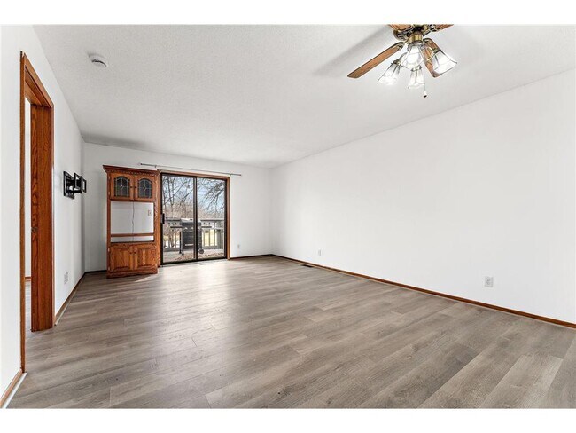 Building Photo - 4218 Sylvia Ln S
