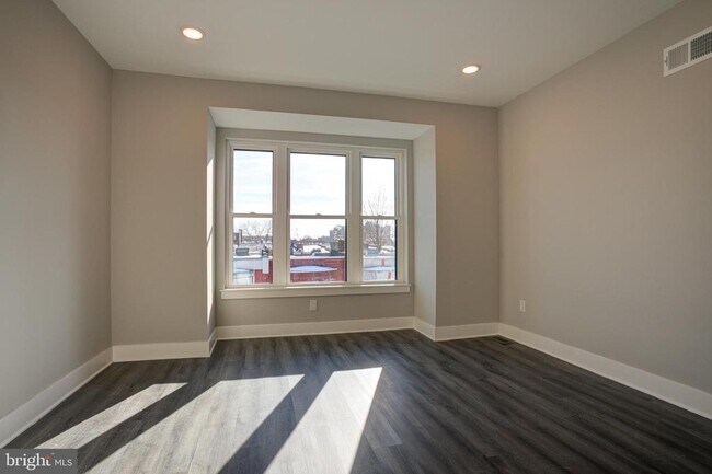 Foto del edificio - 5237 Chancellor St