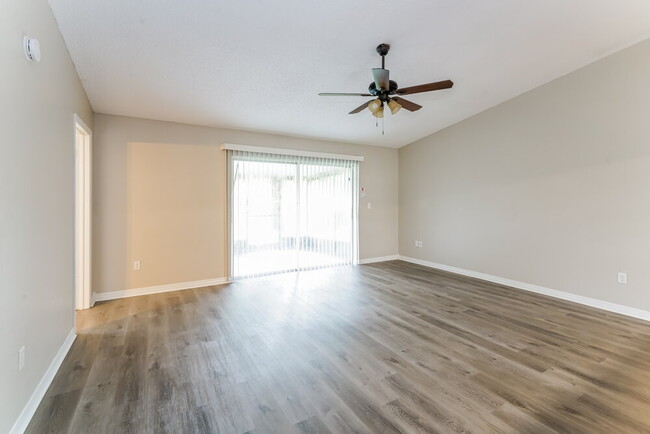 Building Photo - 14013 Fullerton Dr