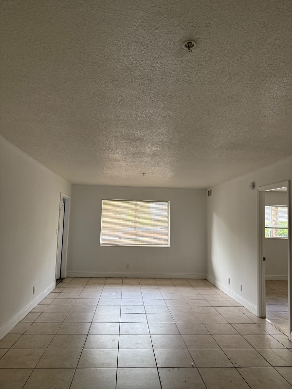 Foto del edificio - 4271 NW 5th St