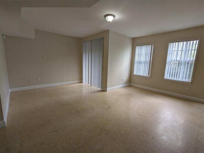 Foto del edificio - 6966 W Sample Rd