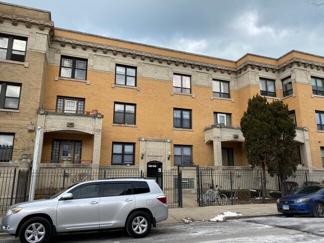 Exterior Front - 940 W Windsor Ave