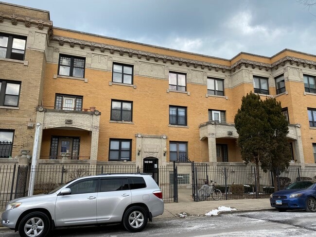 Exterior Front - 940 W Windsor Ave