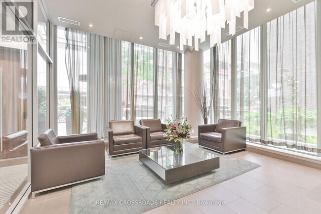 Photo du bâtiment - 126-2126 Simcoe St