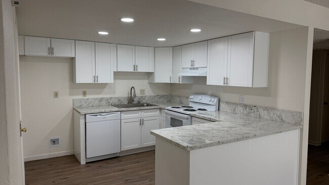 Building Photo - 7231-7233 Adobe Casa Court