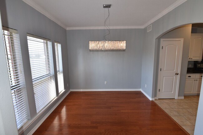 Foto del edificio - Great 4 Bedroom 2.5 Bathroom, In Bridle Ga...