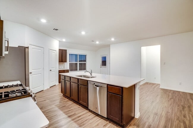 Building Photo - 3201 Kenner Dr