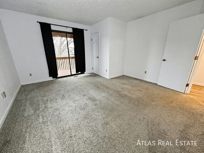 Foto del edificio - 5550 Bonita Village Rd