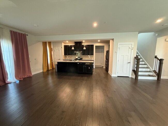 Foto del edificio - 440 Tree of Heaven Way