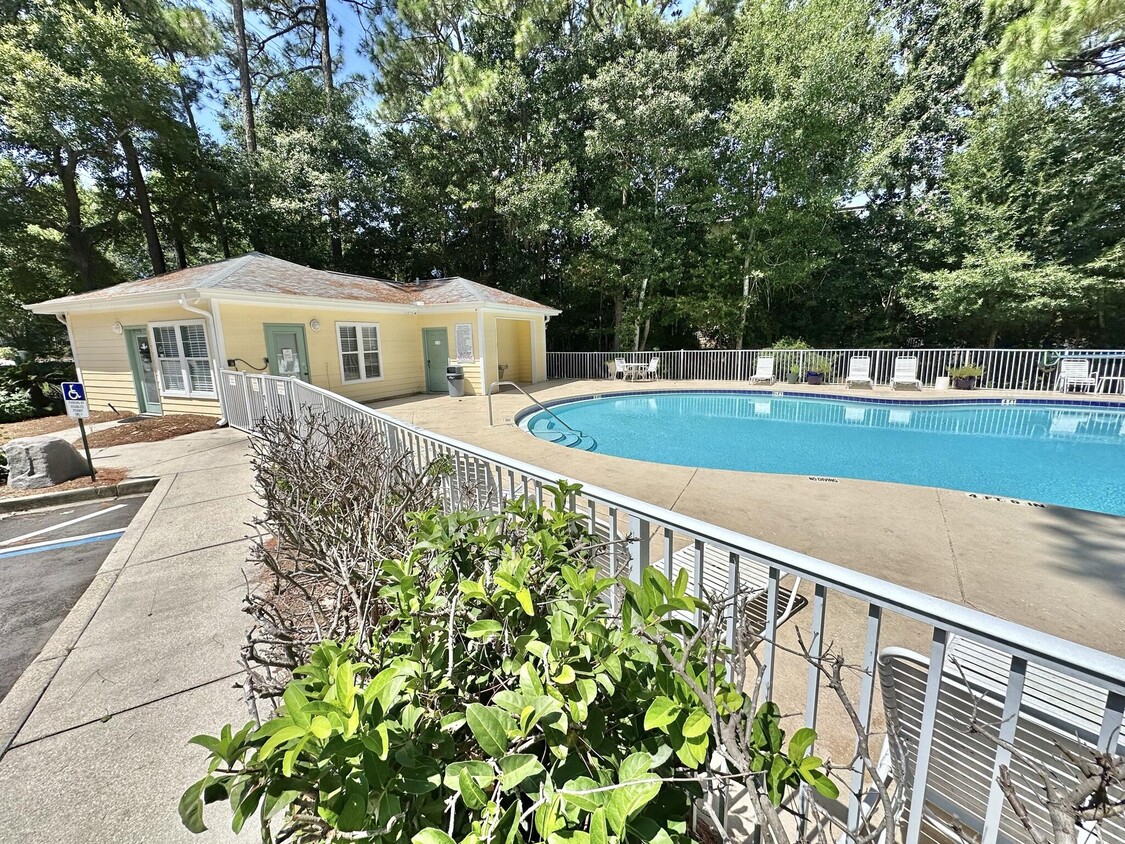 Building Photo - 200 Sandestin Ln