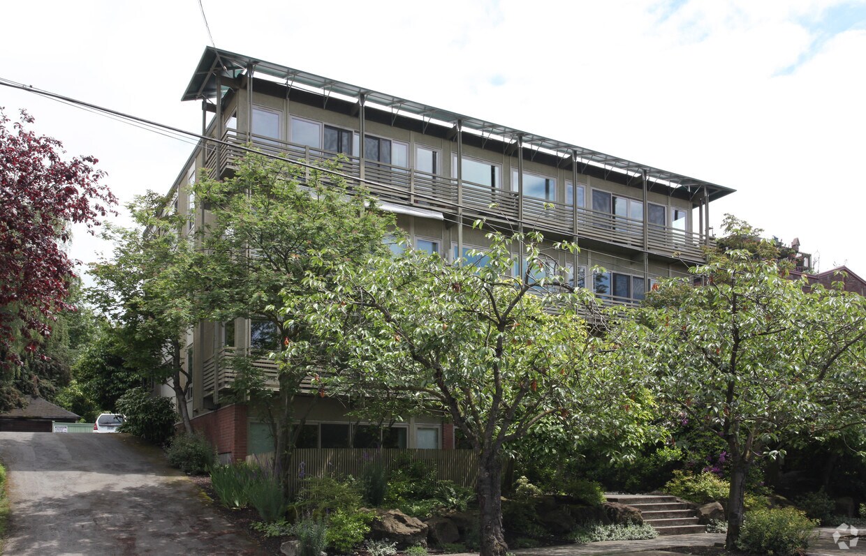 Primary Photo - The Phillips Apartment