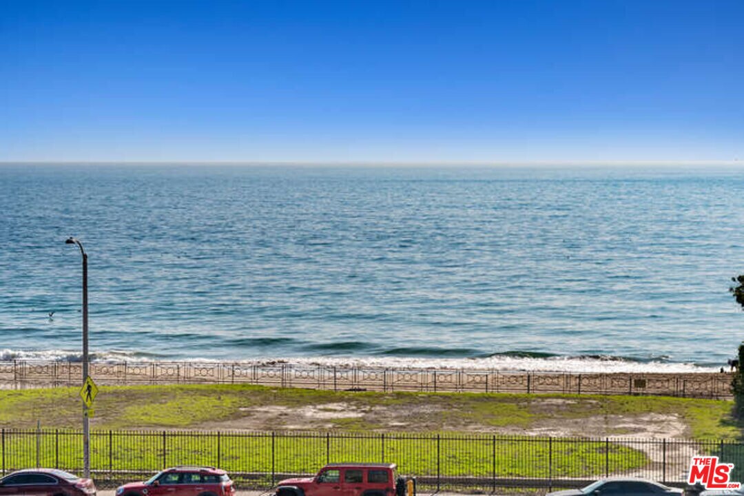 Foto principal - 22609 Pacific Coast Hwy
