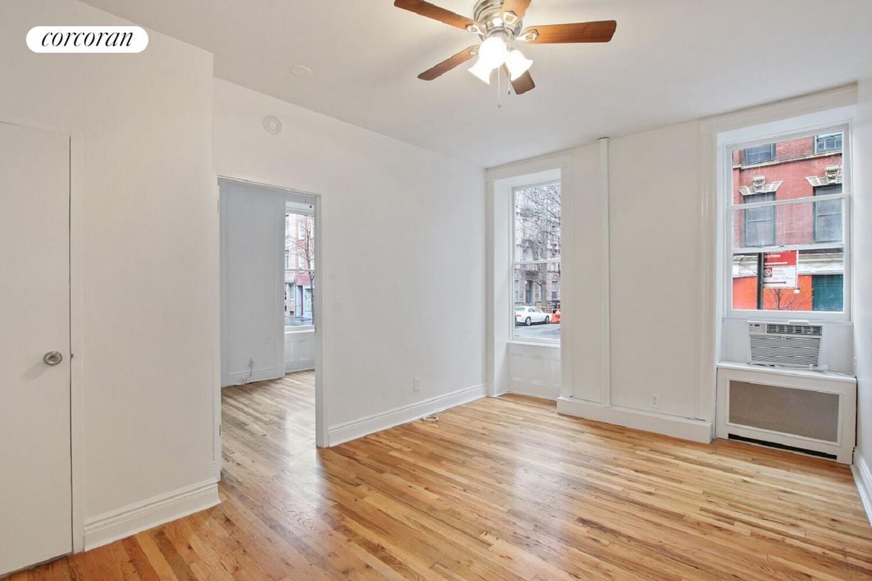 Primary Photo - 56 Perry St