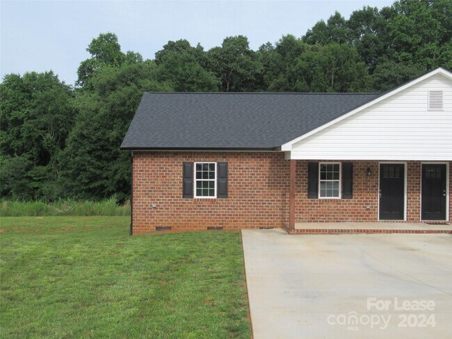 Building Photo - 177 Glen-Gar Dr