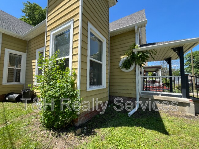 Foto del edificio - 413 W Franklin St