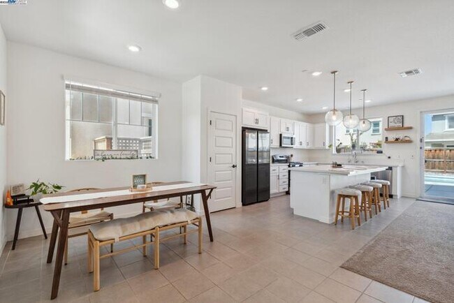 Foto del edificio - 17451 Graceada Ln