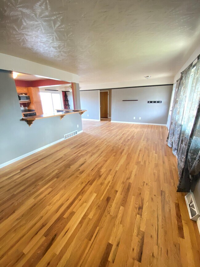 Foto del edificio - 301 Olive Ln