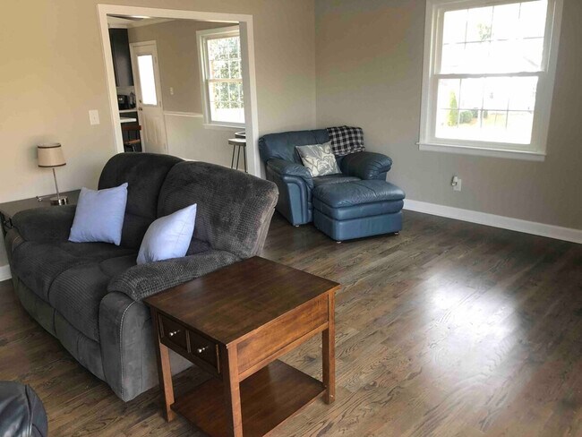 Foto del edificio - 329 16th Ave NW