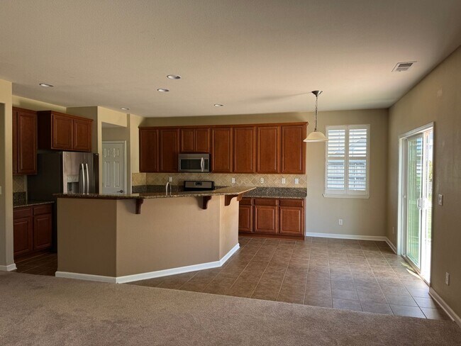 Foto del edificio - Large Wingfield Springs Home in cul-de-sac...