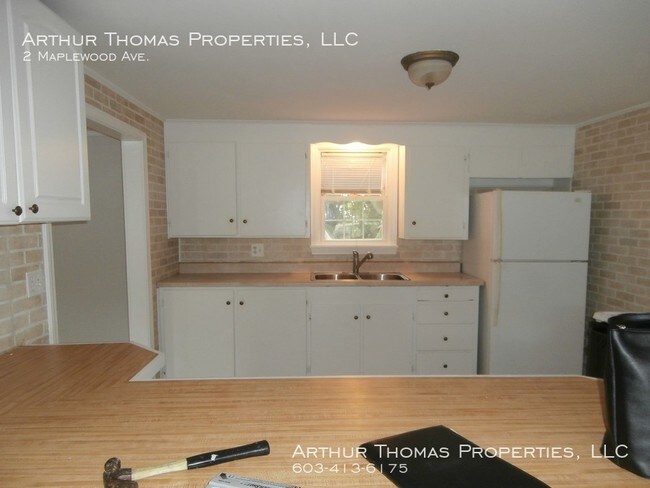Building Photo - Spacious 2 Bedroom on First Floor of Duplex