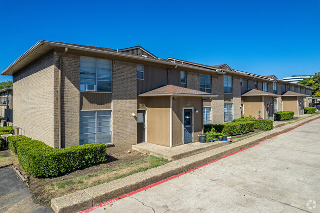 Building Photo - Cliffbrook Condos