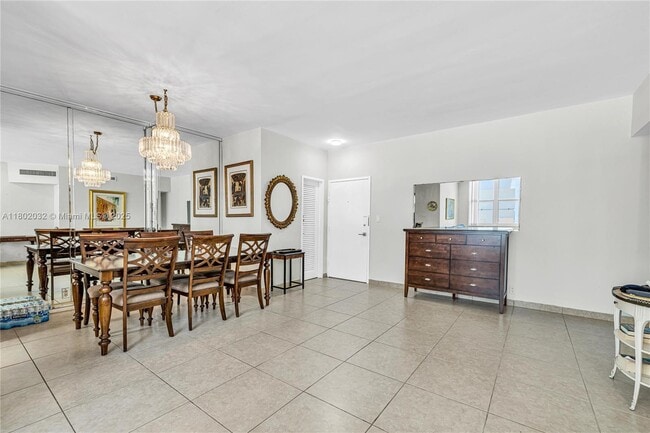Foto del edificio - 4747 Collins Ave