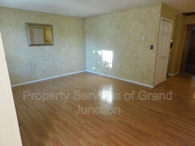 Foto del edificio - 563 E Good Hope Cir