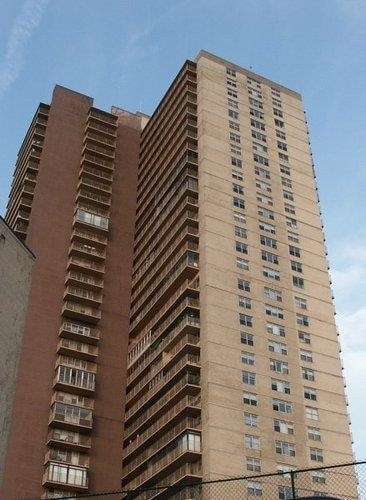 Foto del edificio - 6040 JFK Blvd E