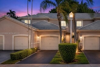 Building Photo - 2078 Madeira Dr