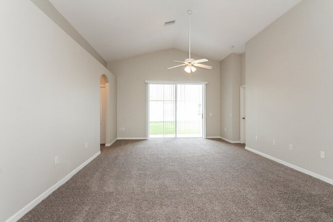 Foto del edificio - 1604 Carson White Ln