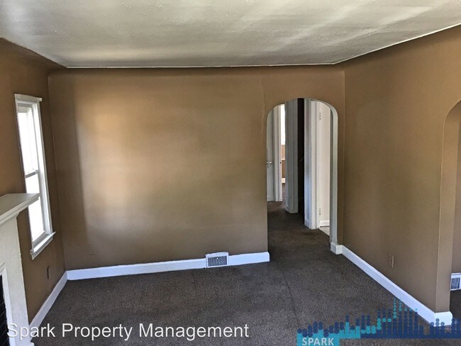 Foto del edificio - 4 br, 1 bath House - 17604 Tracey St