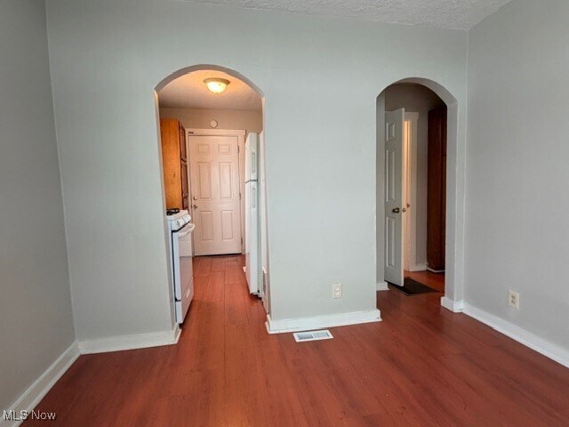 Foto del edificio - 990 Kelly Ave