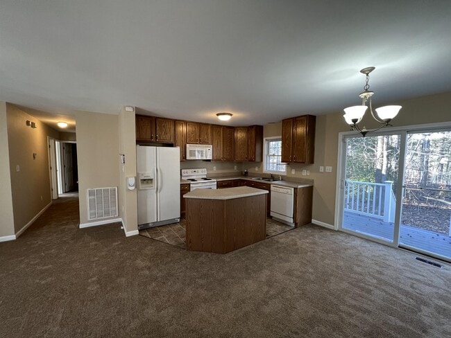 Building Photo - 21 Fort King Dr