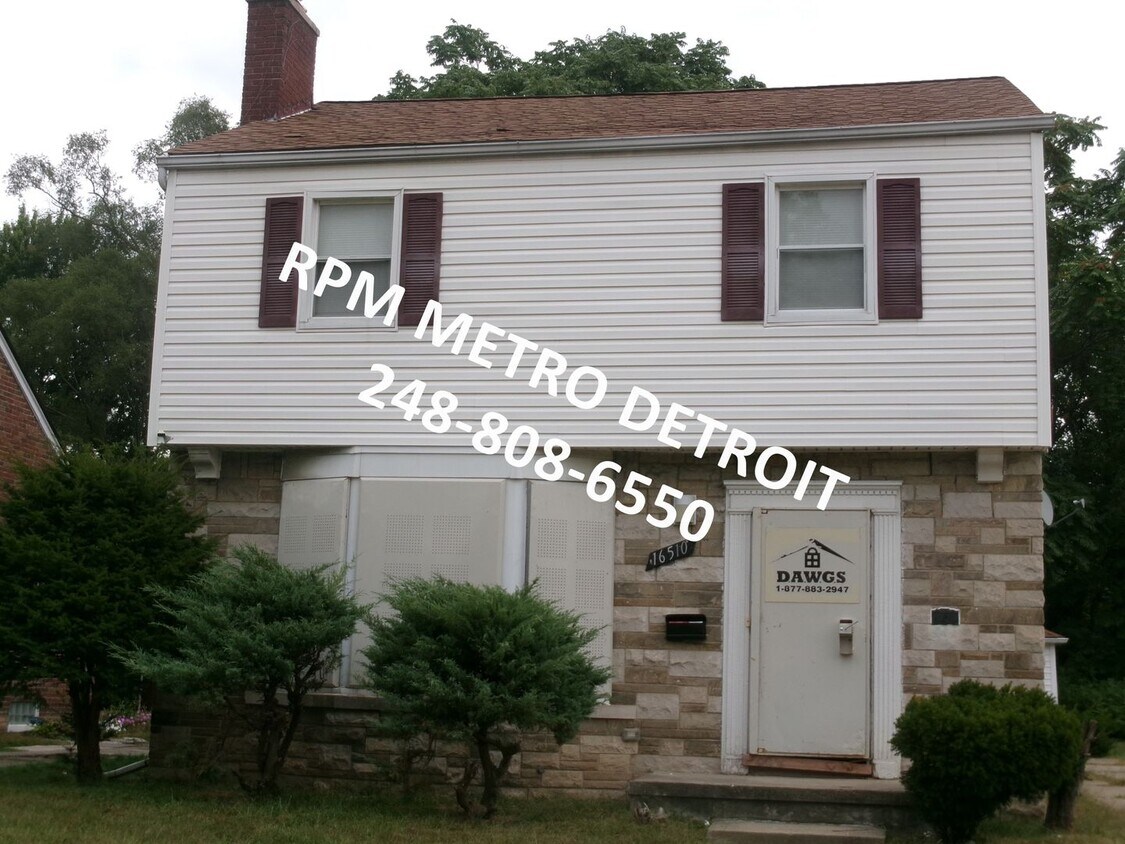 Primary Photo - MOVE IN READY 3 BEDROOM COLONIAL HOME IN D...