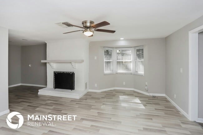 Building Photo - 1767 Linwood Cir