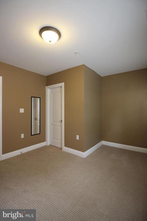 Building Photo - 421 N George Mason Dr