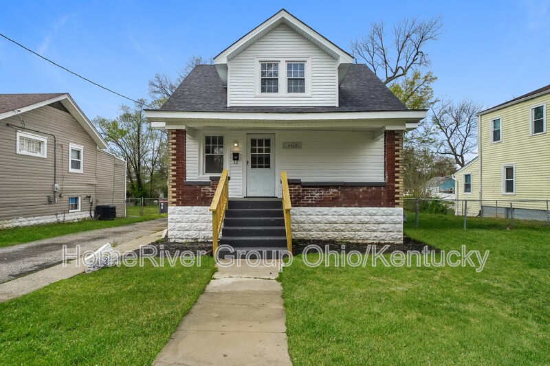 Foto principal - 4328 Lonsdale Ave