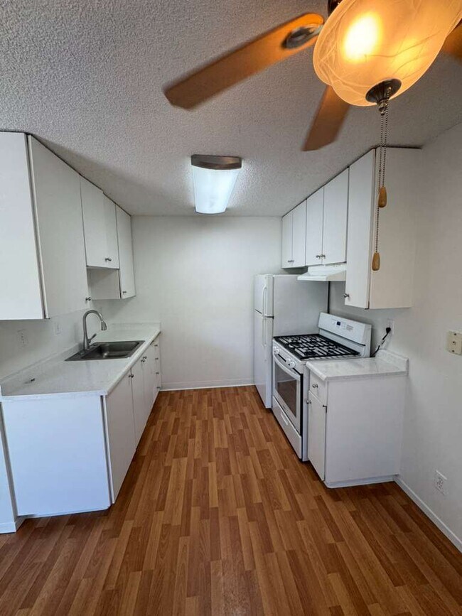 Foto del edificio - 1002 Ignacio Blvd