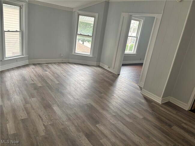 Foto del edificio - 2097 W 93rd St