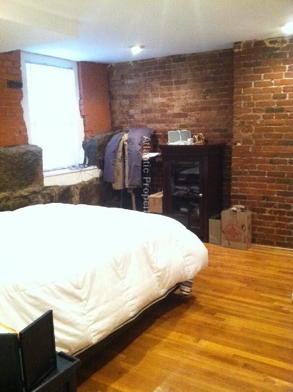Building Photo - 15 Keswick St