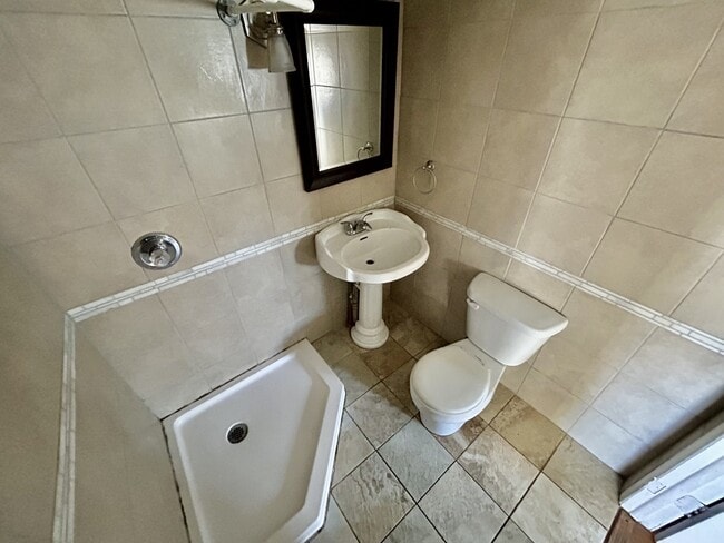 Foto del edificio - 531 W 9th St