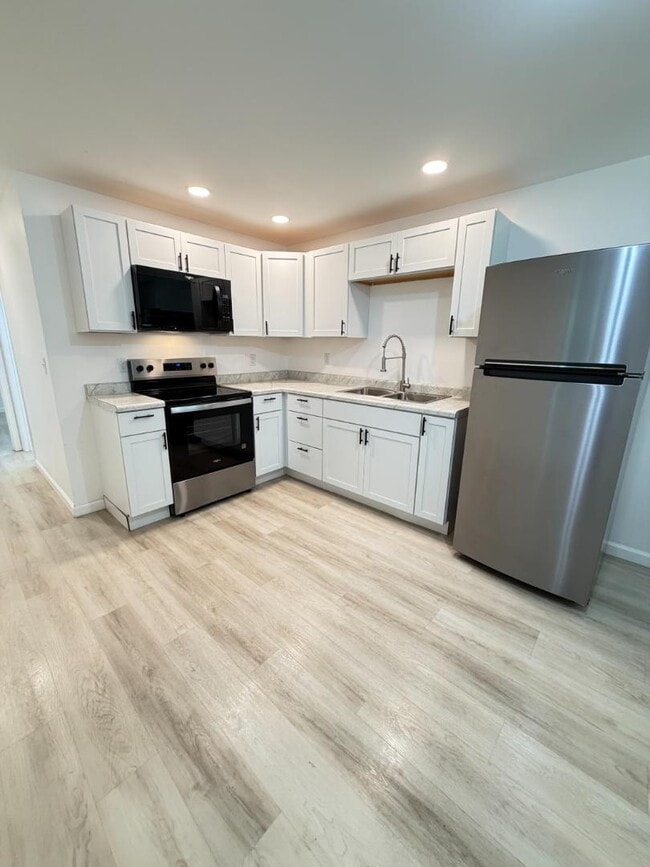 Building Photo - 1049 Seale Ave