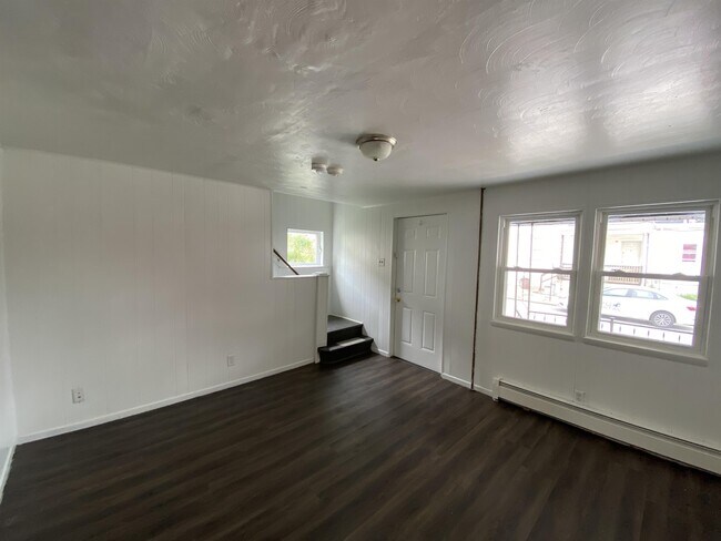 Building Photo - 704 Jessop Pl