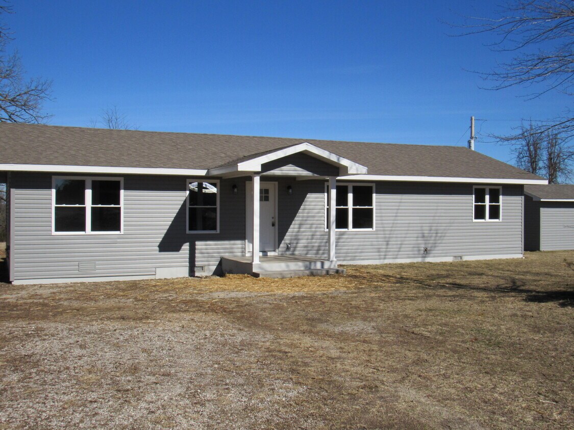 100 Patterson Rd, Marshfield, MO 65706 House Rental in Marshfield, MO