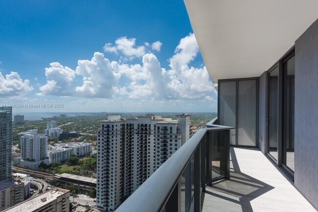 Foto del edificio - 45 SW 9th St