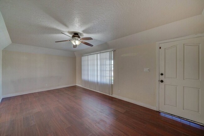 Foto del edificio - 2133 W Morten Ave