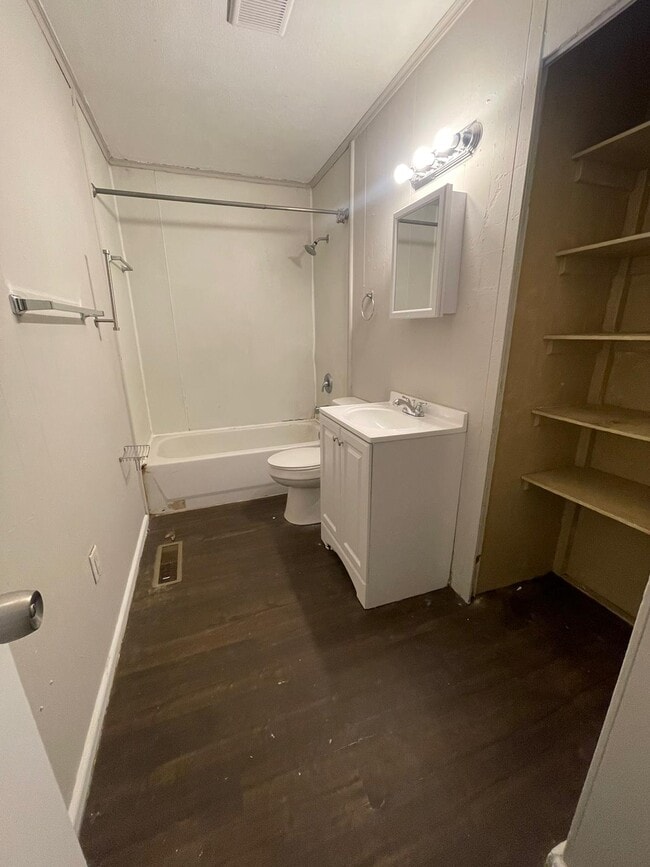 Foto del edificio - 1474 Elaine St