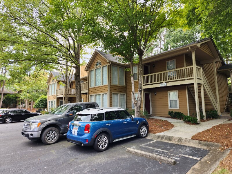 910 Country Park Dr, Smyrna, GA 30080 Condo for Rent in Smyrna, GA