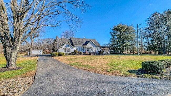 Foto del edificio - 549 Tuckahoe Rd