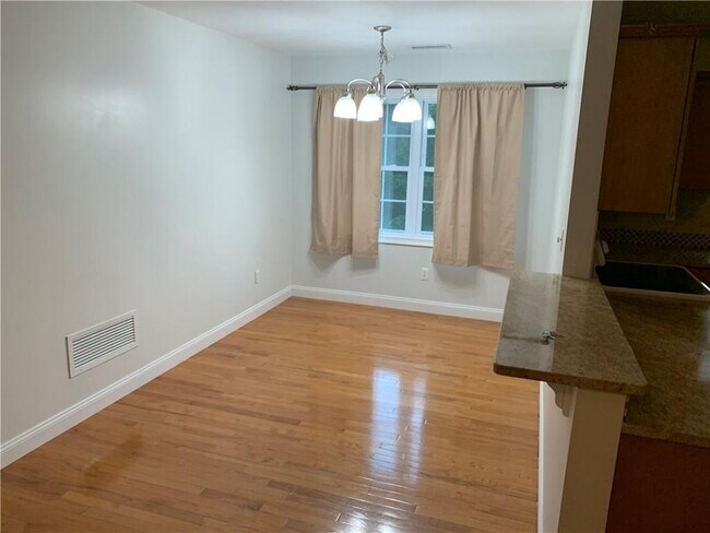 Foto del edificio - 60 Bay Spring Ave